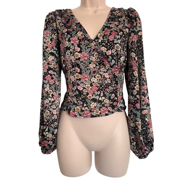 Lush Smocked Back Cropped Size Small  Blouse Floral Print Tie Back NWT - Picture 2 of 11